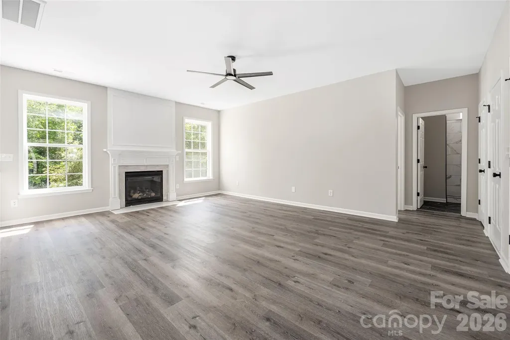 13834 Riding Hill Avenue Charlotte NC 28213