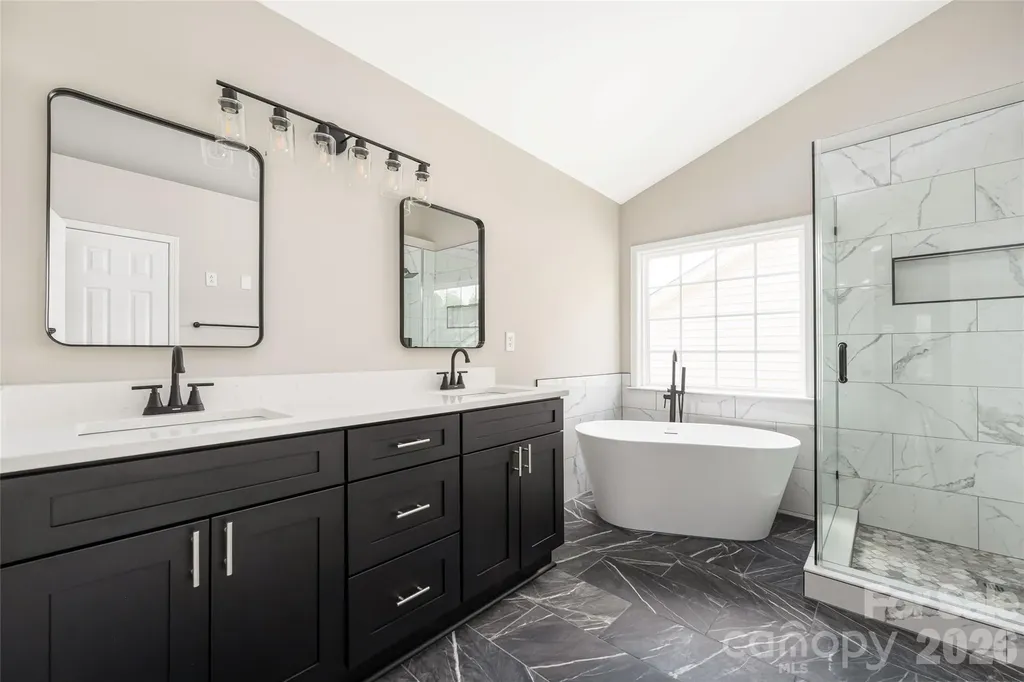 13834 Riding Hill Avenue Charlotte NC 28213