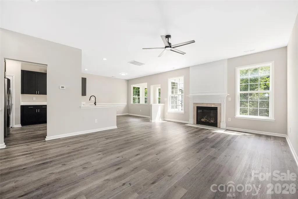 13834 Riding Hill Avenue Charlotte NC 28213