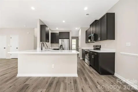 13834 Riding Hill Avenue Charlotte NC 28213