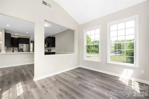 13834 Riding Hill Avenue Charlotte NC 28213