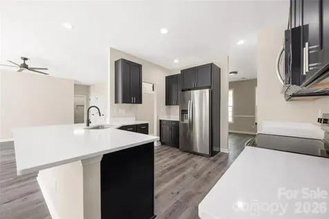 13834 Riding Hill Avenue Charlotte NC 28213