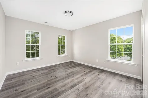 13834 Riding Hill Avenue Charlotte NC 28213
