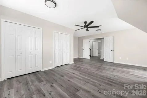 13834 Riding Hill Avenue Charlotte NC 28213