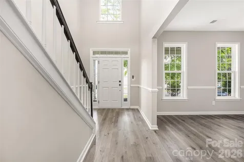 13834 Riding Hill Avenue Charlotte NC 28213