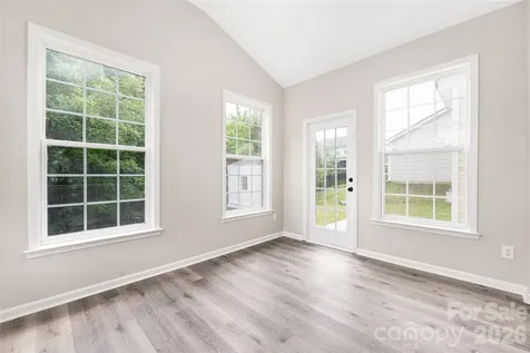 13834 Riding Hill Avenue Charlotte NC 28213