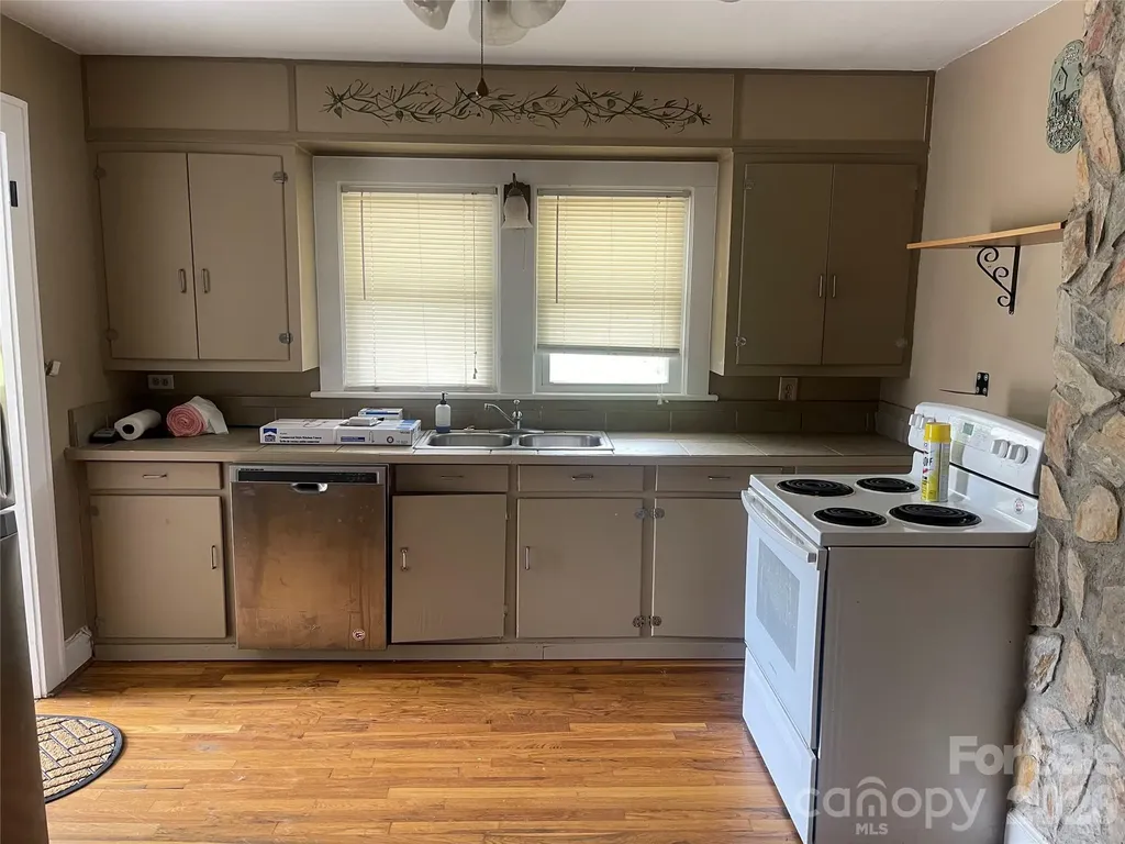 2490 Connelly Springs Road Granite Falls NC 28630