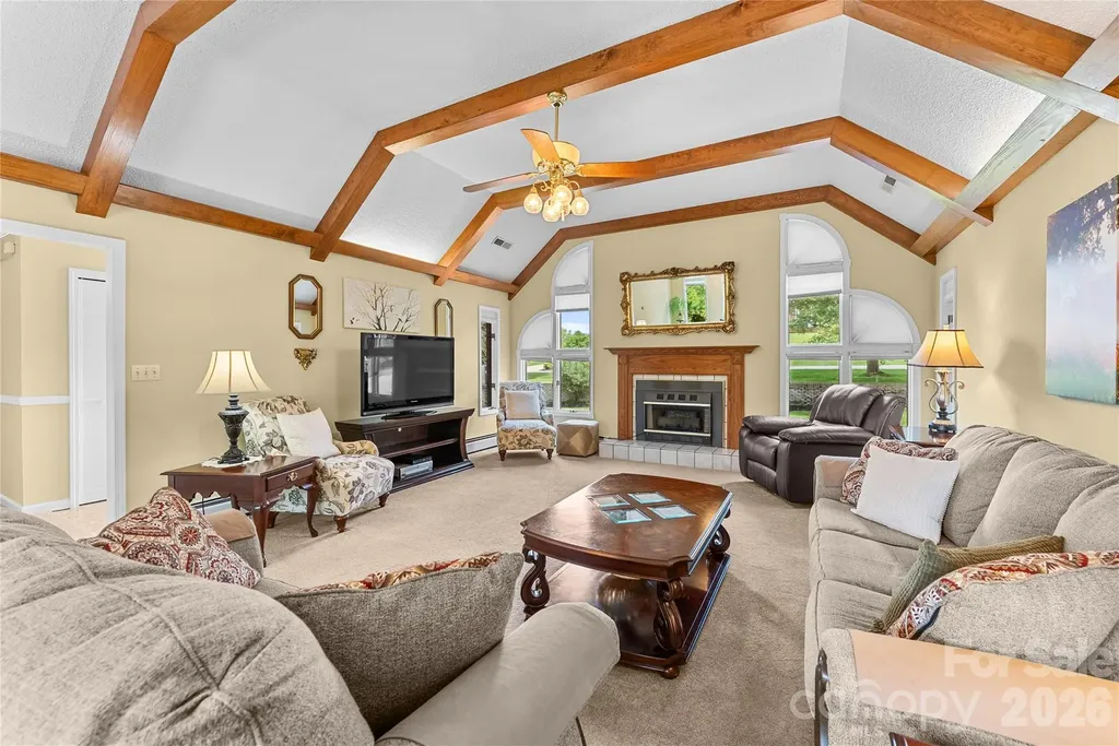 8 Scenic View Road Weaverville NC 28787