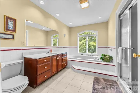 8 Scenic View Road Weaverville NC 28787