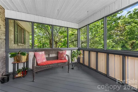 8 Scenic View Road Weaverville NC 28787
