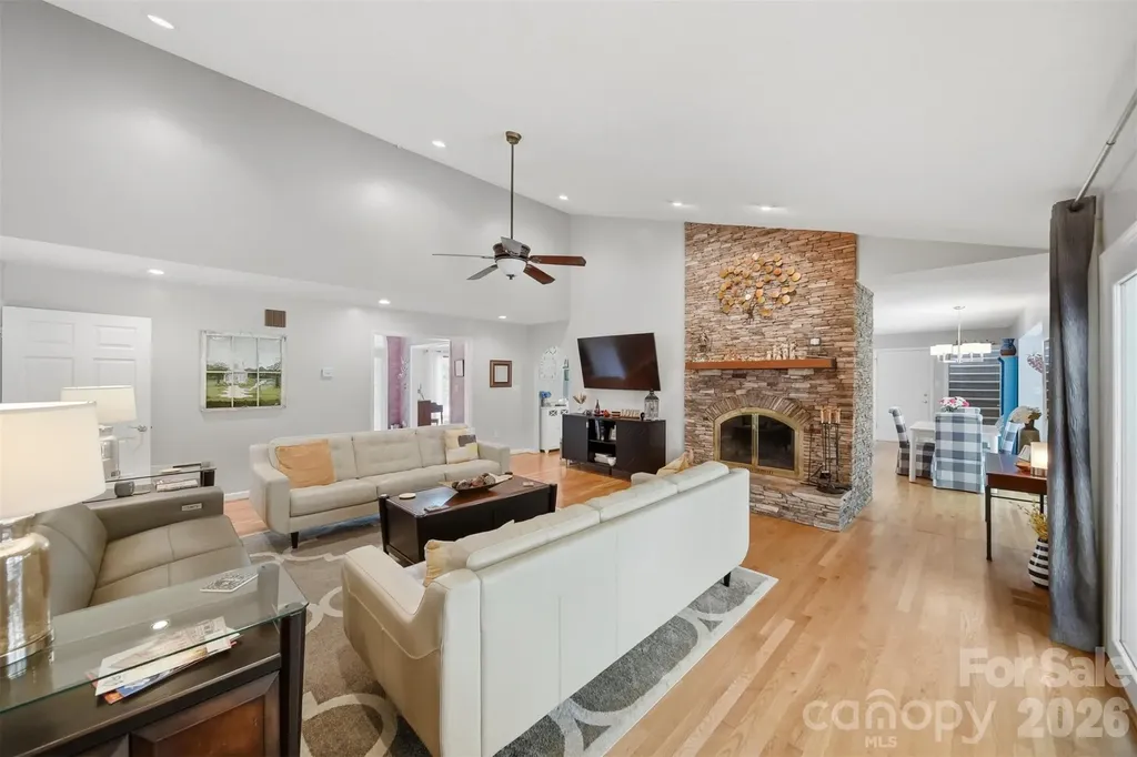 3650 Foxboro Lane NE Hickory NC 28601