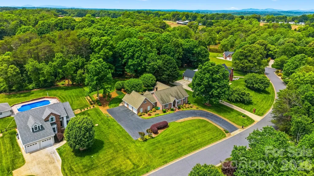 3650 Foxboro Lane NE Hickory NC 28601