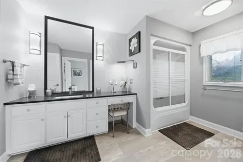 3650 Foxboro Lane NE Hickory NC 28601