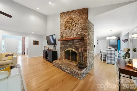 3650 Foxboro Lane NE Hickory NC 28601