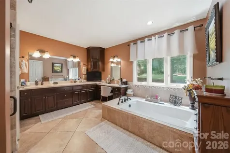 3650 Foxboro Lane NE Hickory NC 28601