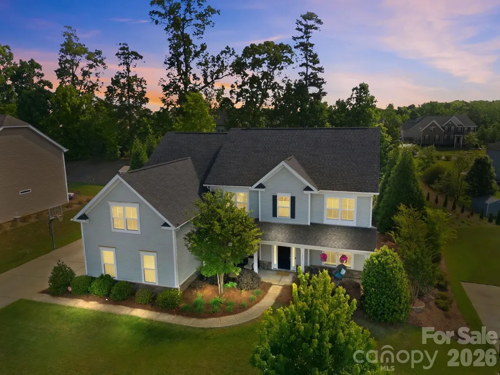 7223 Old Valley Way Harrisburg NC 28075
