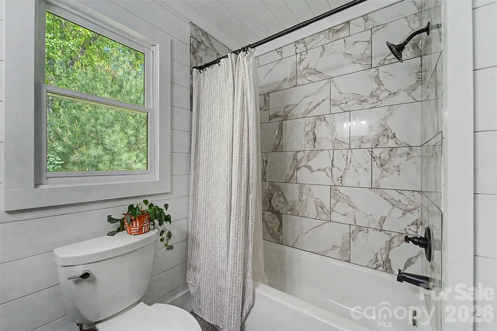 110 Wyoming Drive Sylva NC 28779