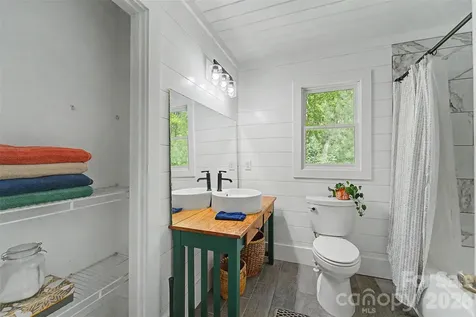 110 Wyoming Drive Sylva NC 28779