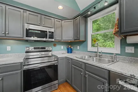 110 Wyoming Drive Sylva NC 28779