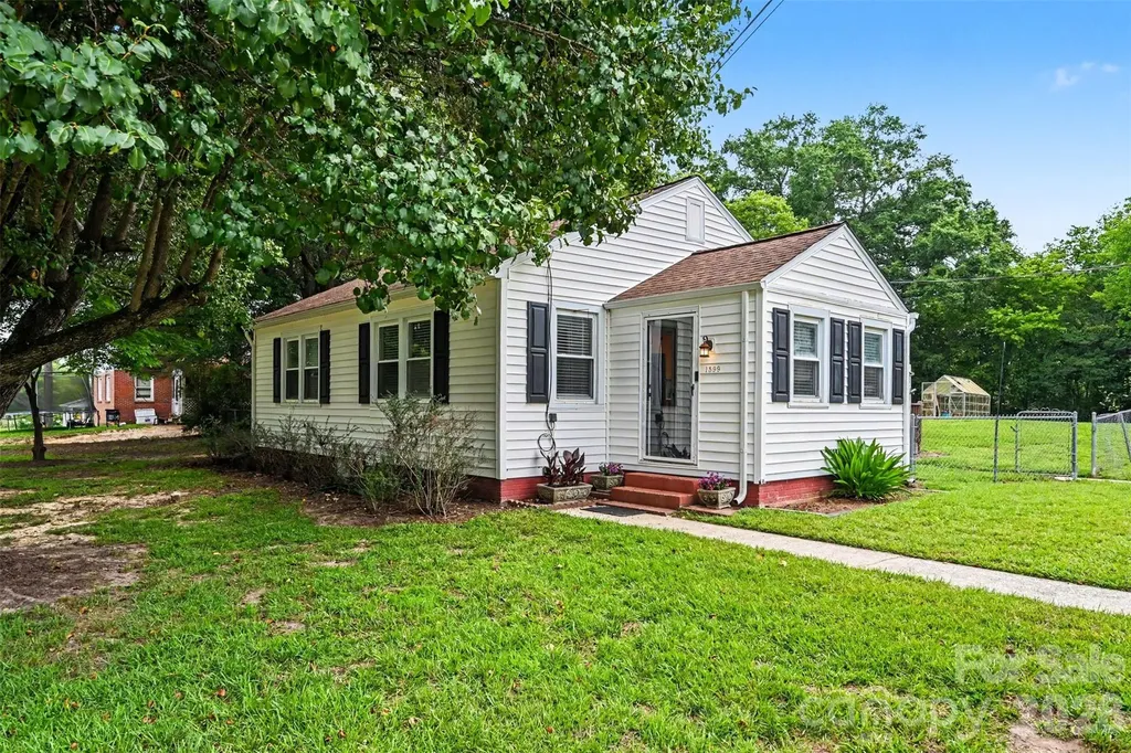 1599 Hillcrest Avenue Lancaster SC 29720