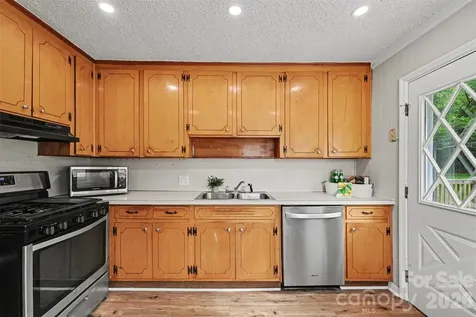 1599 Hillcrest Avenue Lancaster SC 29720