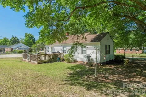 1599 Hillcrest Avenue Lancaster SC 29720