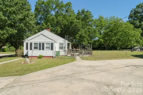 1599 Hillcrest Avenue Lancaster SC 29720