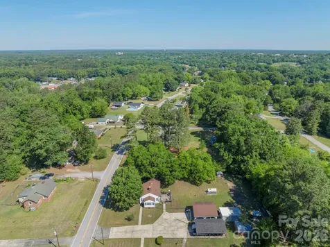1599 Hillcrest Avenue Lancaster SC 29720