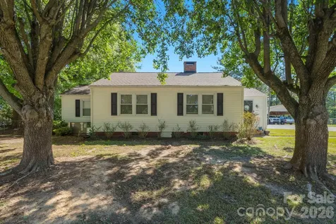 1599 Hillcrest Avenue Lancaster SC 29720