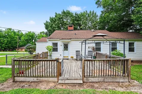 1599 Hillcrest Avenue Lancaster SC 29720