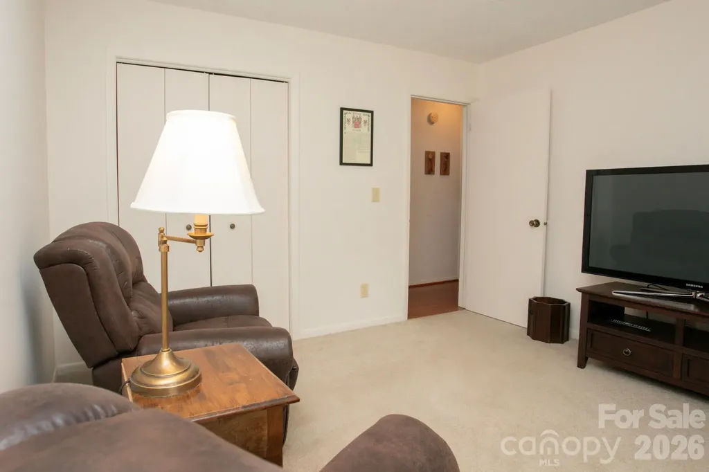 104 Richards Drive Hendersonville NC 28792