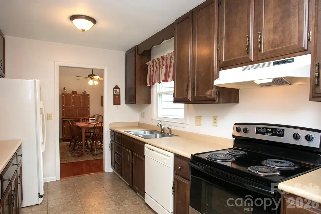 104 Richards Drive Hendersonville NC 28792
