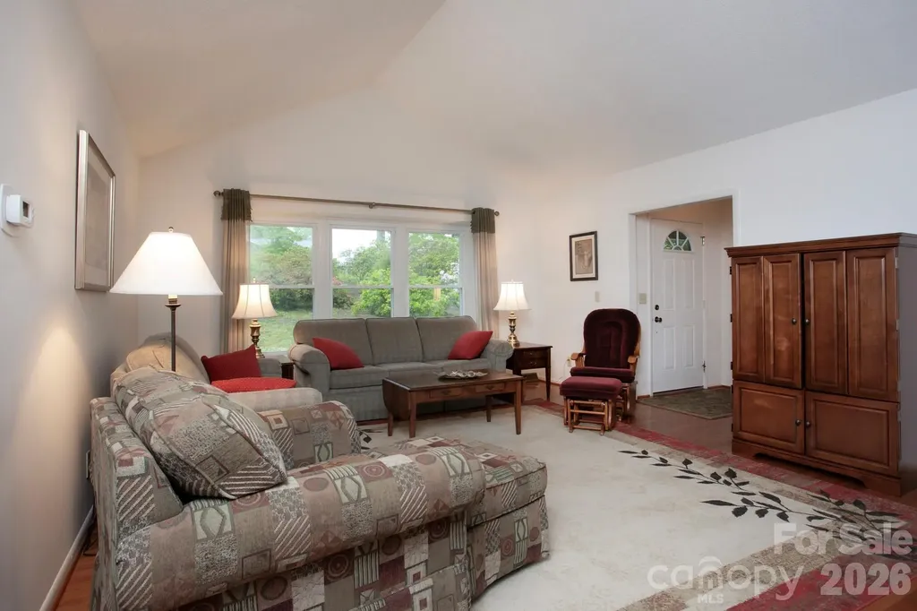 104 Richards Drive Hendersonville NC 28792