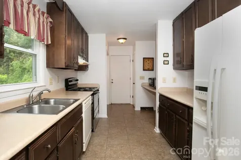 104 Richards Drive Hendersonville NC 28792