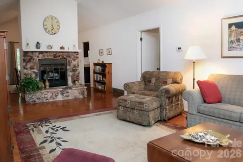 104 Richards Drive Hendersonville NC 28792