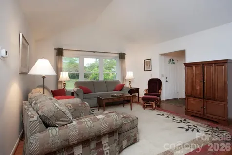 104 Richards Drive Hendersonville NC 28792