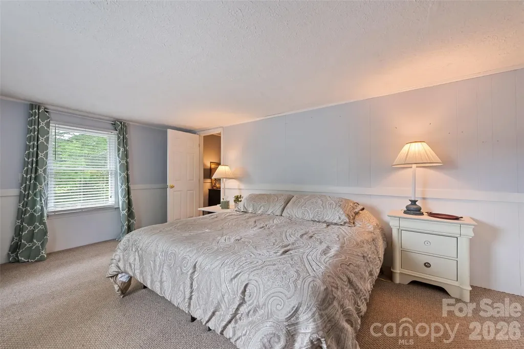 48 Medford Avenue Waynesville NC 28786