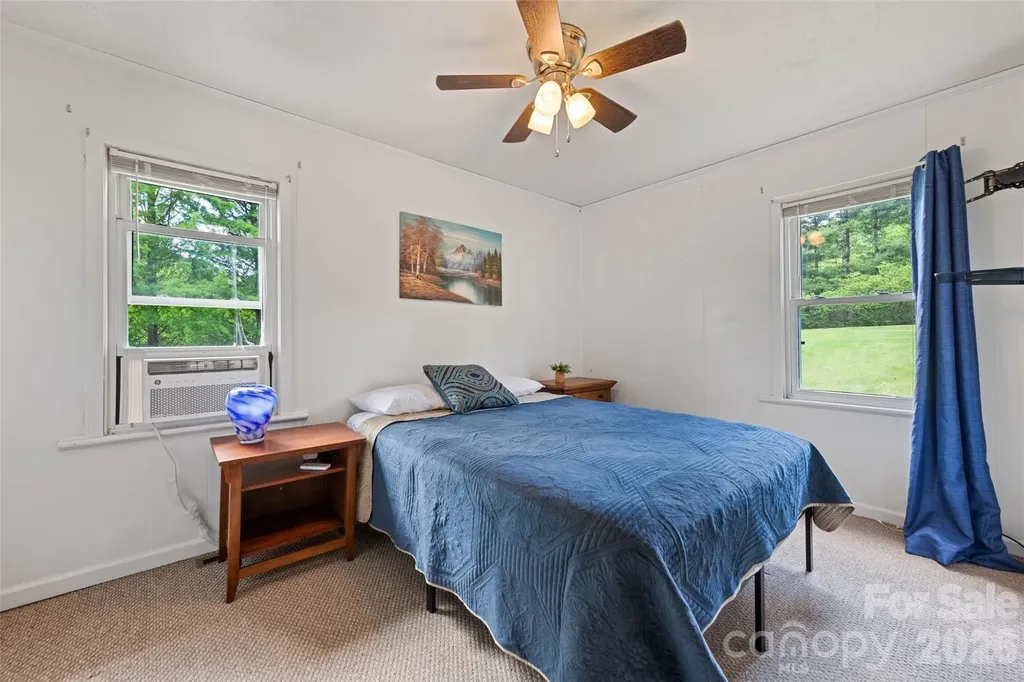 48 Medford Avenue Waynesville NC 28786