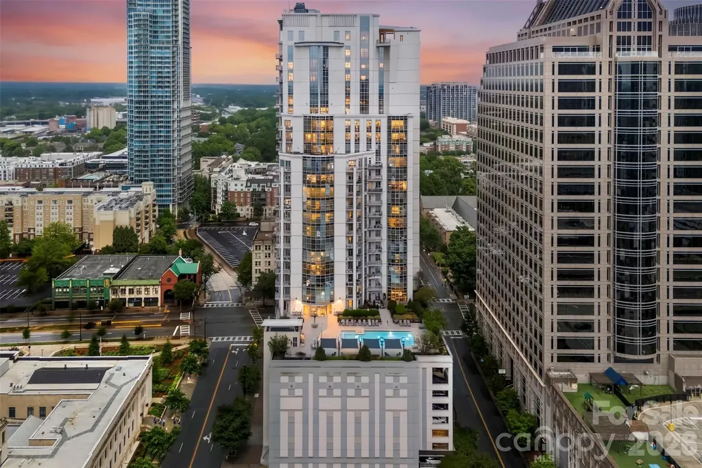 333 W Trade Street Charlotte NC 28202