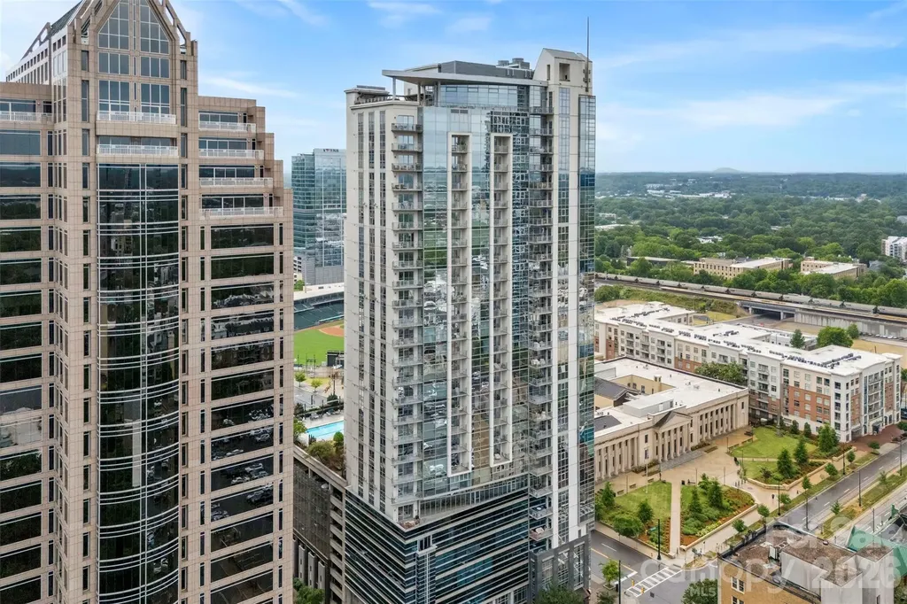 333 W Trade Street Charlotte NC 28202