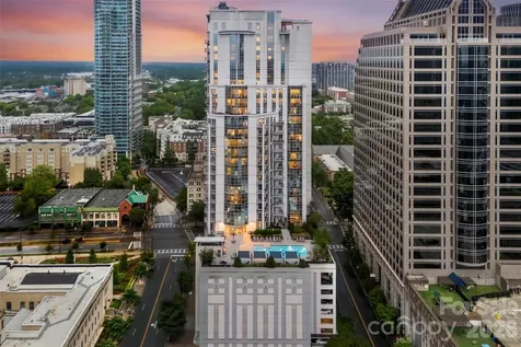 333 W Trade Street Charlotte NC 28202