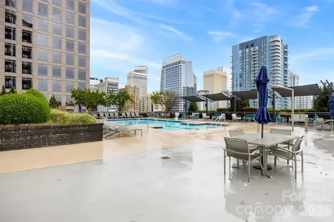 333 W Trade Street Charlotte NC 28202