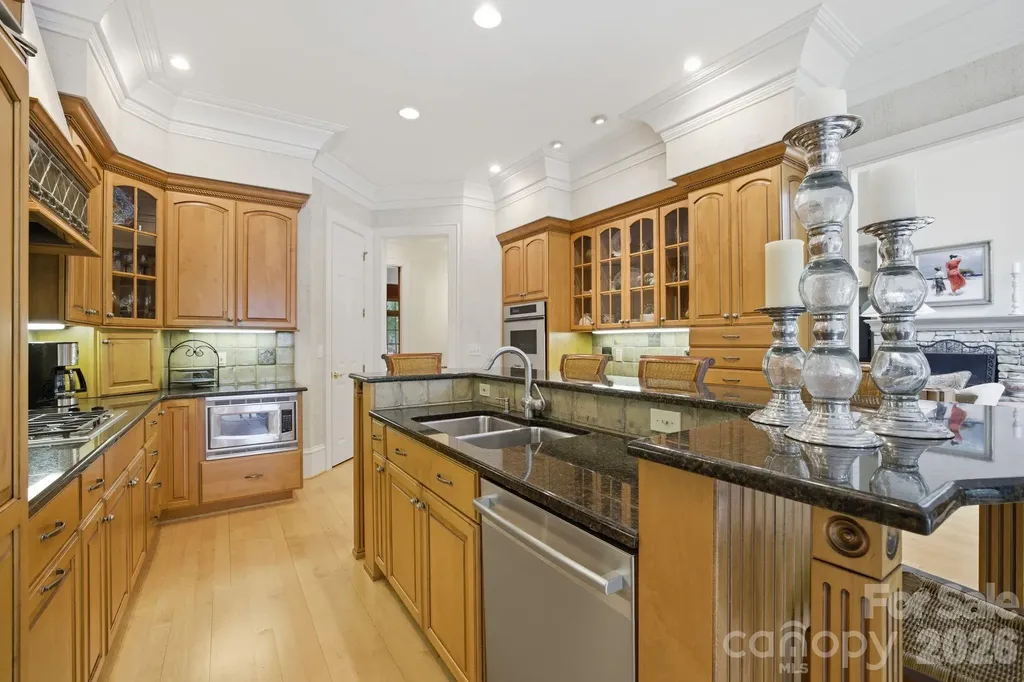191 Porters Glen New London NC 28127