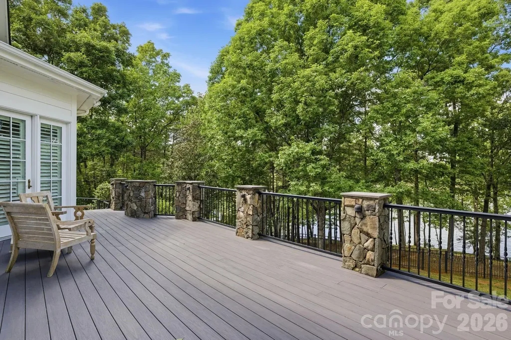 191 Porters Glen New London NC 28127