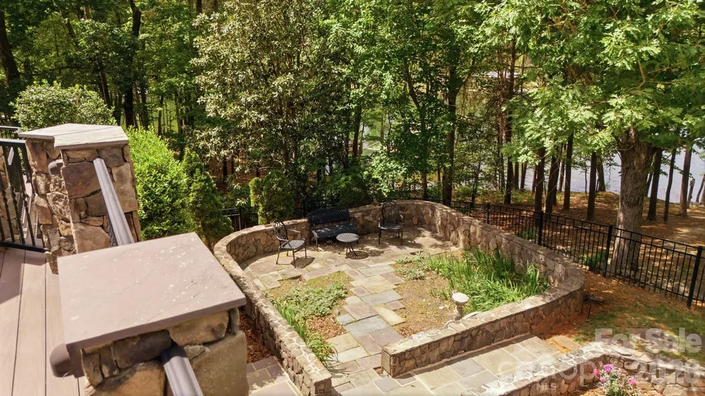 191 Porters Glen New London NC 28127