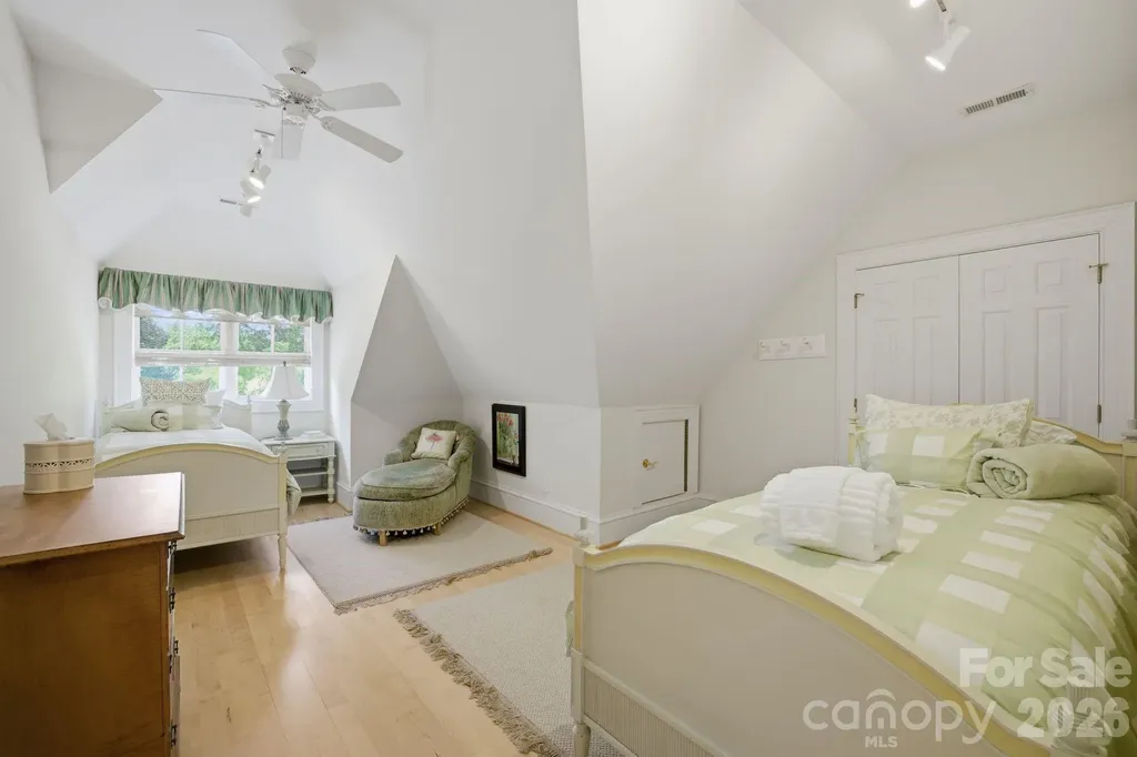 191 Porters Glen New London NC 28127