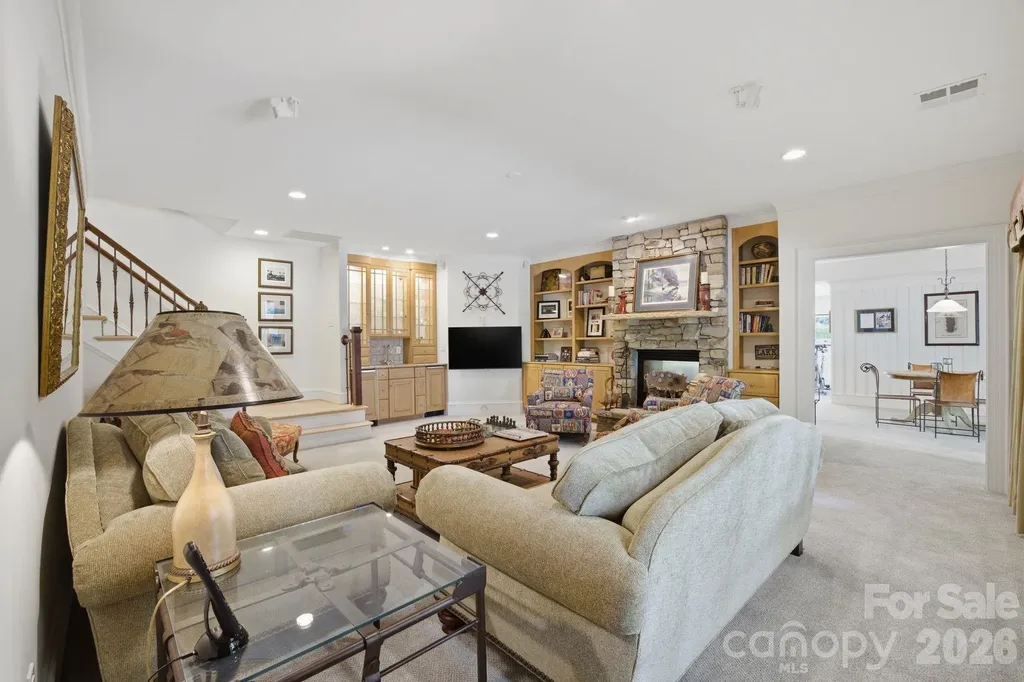 191 Porters Glen New London NC 28127