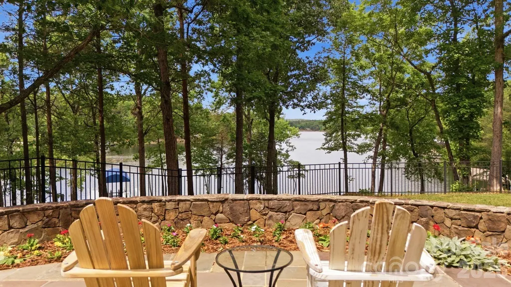 191 Porters Glen New London NC 28127