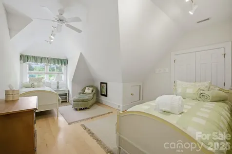 191 Porters Glen New London NC 28127
