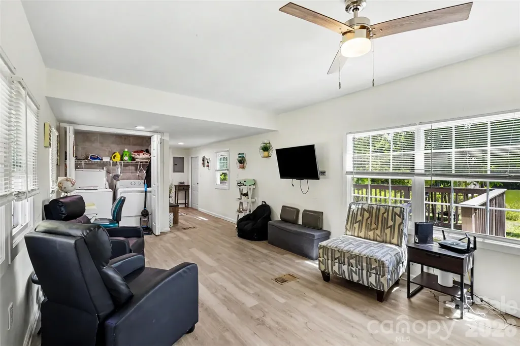 9937 Harwood Lane Charlotte NC 28214